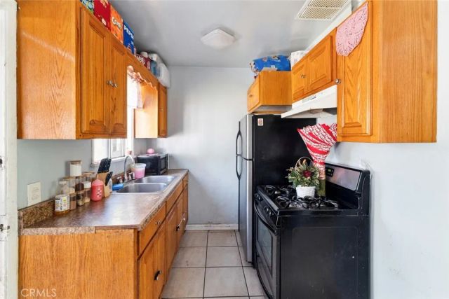 920 S Willowbrook, Compton, CA 90220