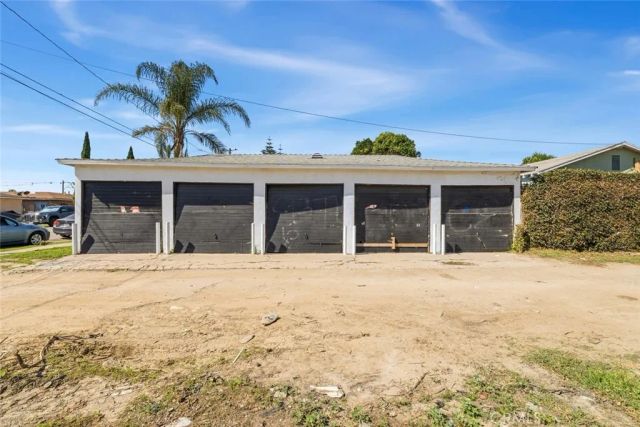 920 S Willowbrook, Compton, CA 90220