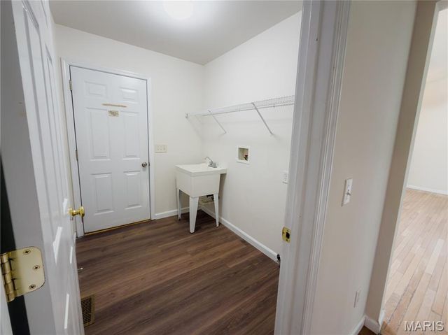 1907 Meadow Trails Drive, Florissant, MO 63031