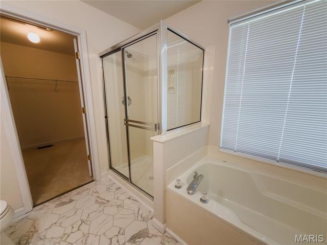 1907 Meadow Trails Drive, Florissant, MO 63031