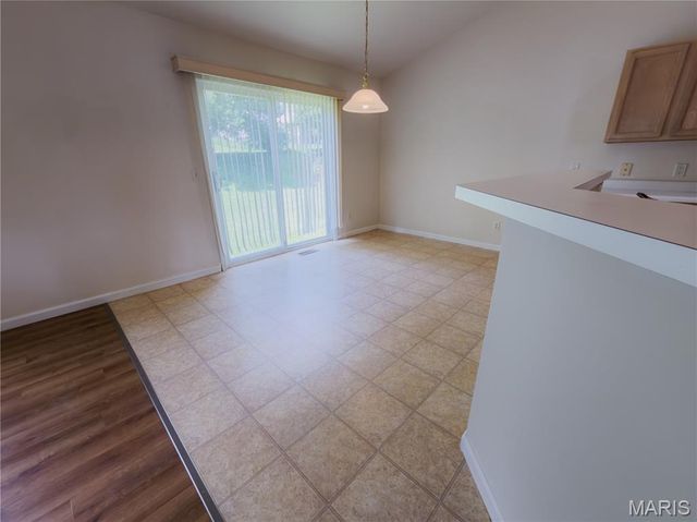 1907 Meadow Trails Drive, Florissant, MO 63031