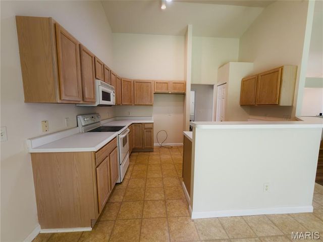 1907 Meadow Trails Drive, Florissant, MO 63031