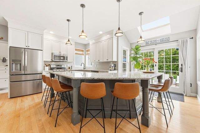 6 Hancock Rd, Franklin, MA 02038