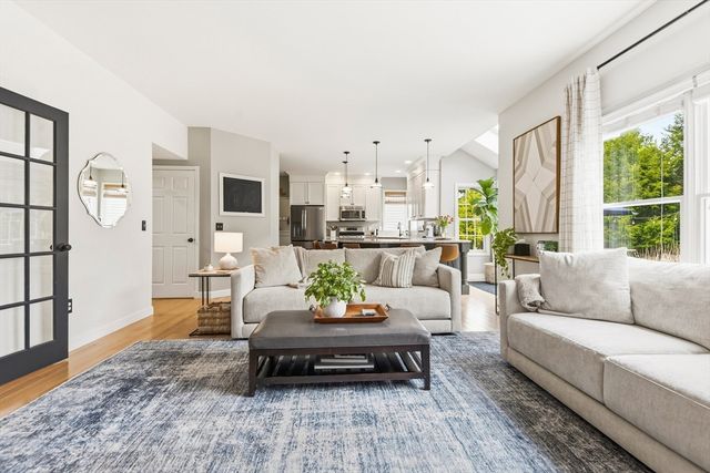 6 Hancock Rd, Franklin, MA 02038