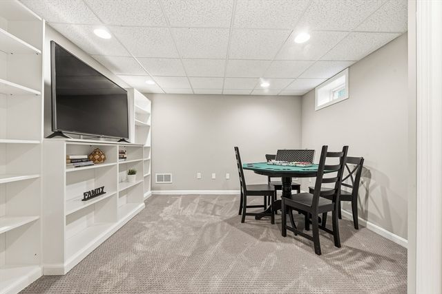6 Hancock Rd, Franklin, MA 02038