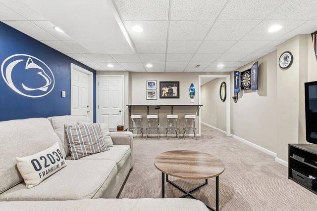 6 Hancock Rd, Franklin, MA 02038