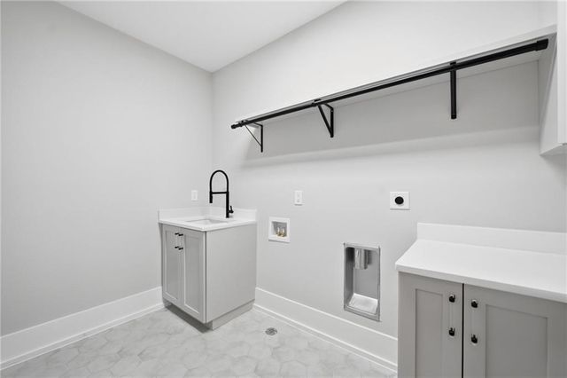 415 Westside Drive, Roswell, GA 30075