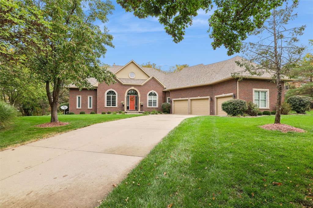 36404 Deerfield Drive, Cumming, IA 50061