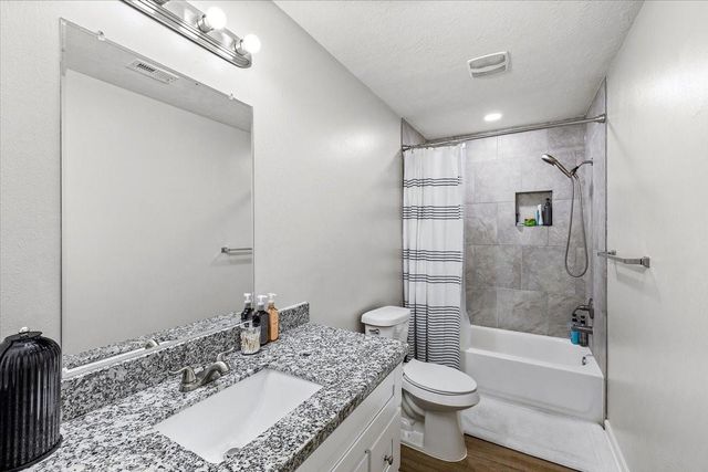 516 23rd Avenue N, Texas City, TX 77590