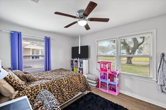 516 23rd Avenue N, Texas City, TX 77590