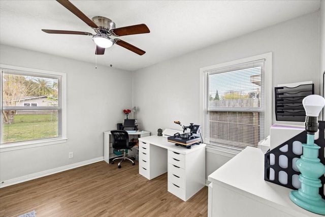 516 23rd Avenue N, Texas City, TX 77590