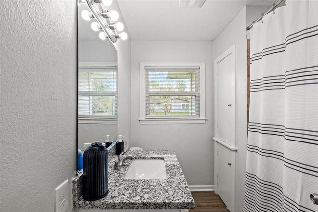 516 23rd Avenue N, Texas City, TX 77590