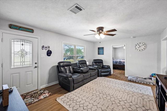 516 23rd Avenue N, Texas City, TX 77590