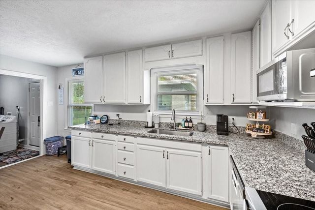 516 23rd Avenue N, Texas City, TX 77590