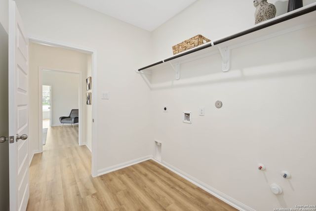 1586 Vista View Drive, Pleasanton, TX 78064