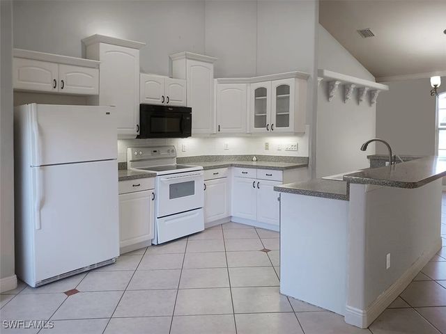 120 18th AVE NE, Naples, FL 34120