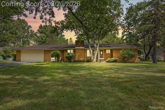 5860 Wright Drive, Troy, MI 48098
