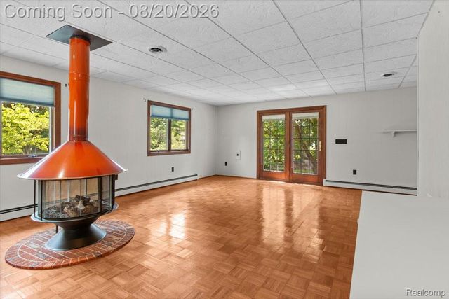 5860 Wright Drive, Troy, MI 48098