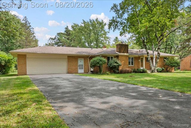 5860 Wright Drive, Troy, MI 48098