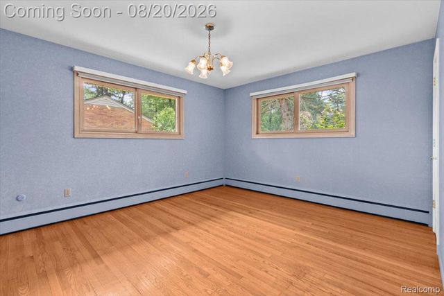 5860 Wright Drive, Troy, MI 48098