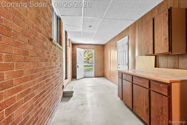 5860 Wright Drive, Troy, MI 48098