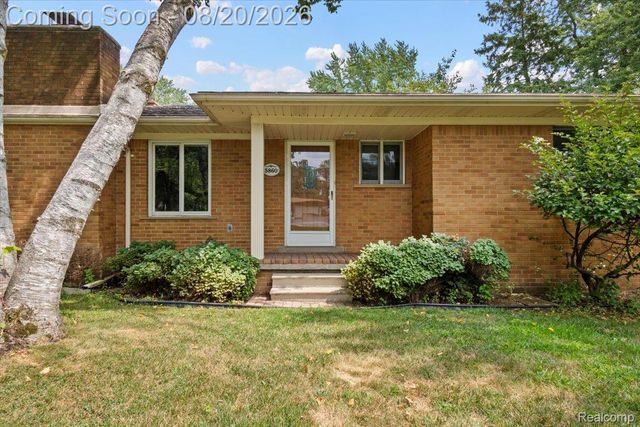 5860 Wright Drive, Troy, MI 48098