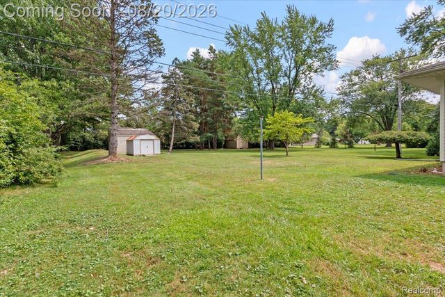 5860 Wright Drive, Troy, MI 48098