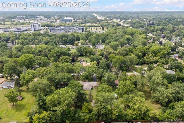 5860 Wright Drive, Troy, MI 48098
