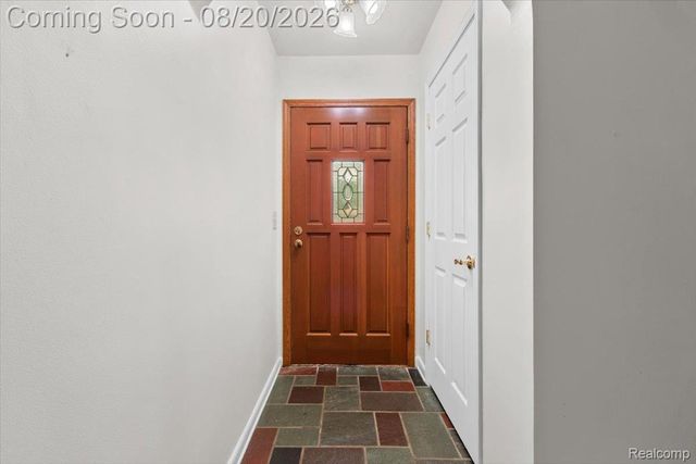 5860 Wright Drive, Troy, MI 48098