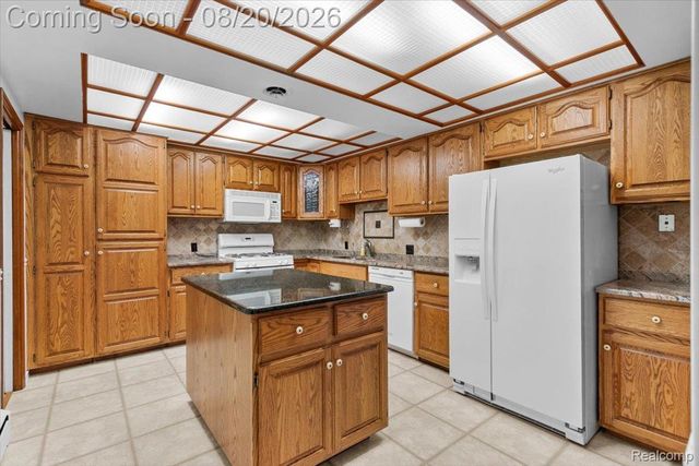 5860 Wright Drive, Troy, MI 48098