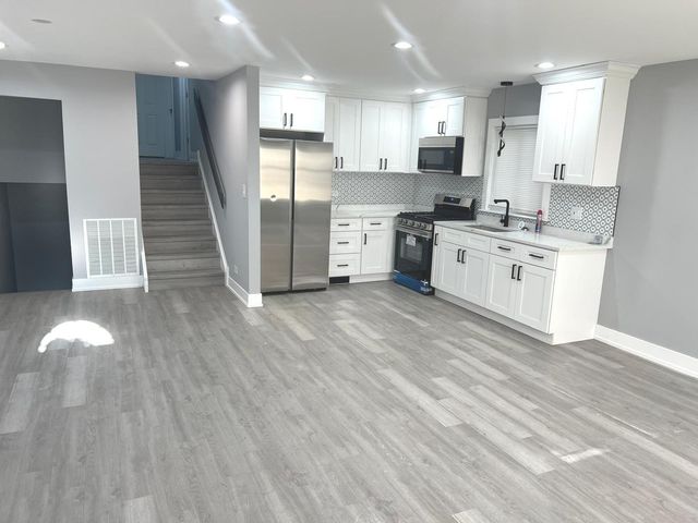 9339 S Burnside Avenue, Chicago, IL 60619