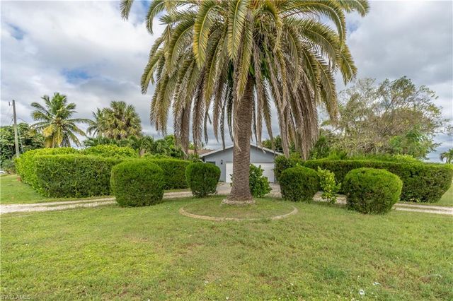 3096 52nd ST SW, Naples, FL 34116