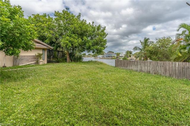 3096 52nd ST SW, Naples, FL 34116