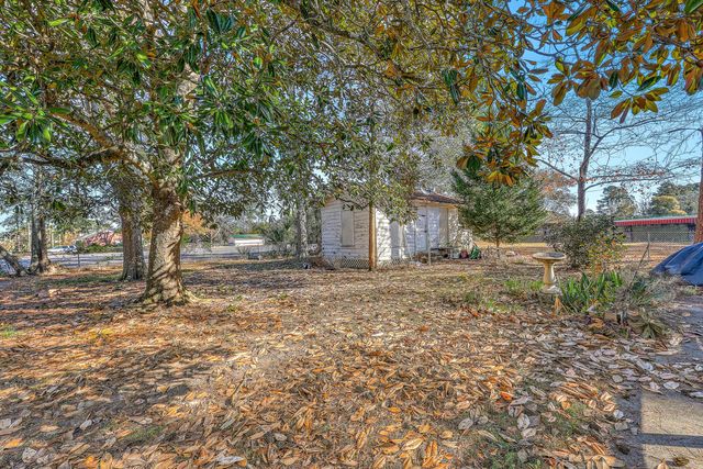 108 NW Railroad Avenue, Saint George, SC 29477