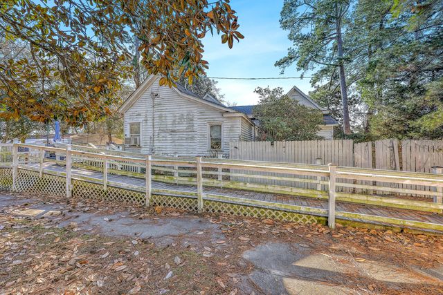 108 NW Railroad Avenue, Saint George, SC 29477