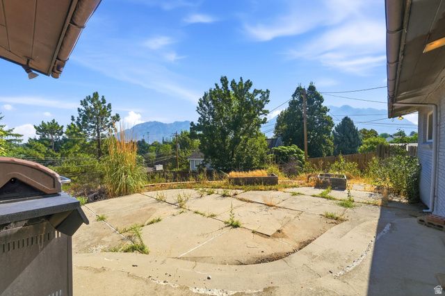 1669 E 8685 S, Sandy, UT 84093