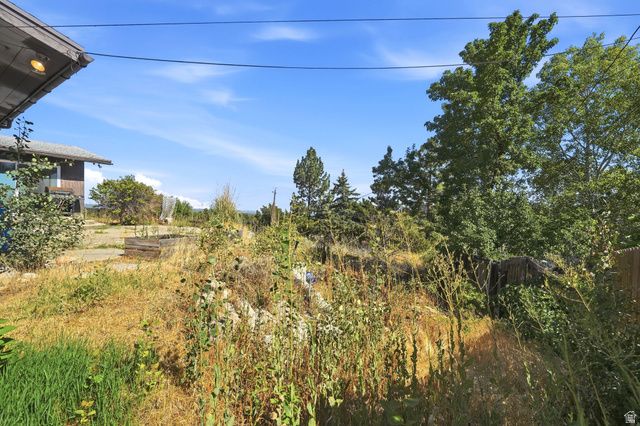 1669 E 8685 S, Sandy, UT 84093