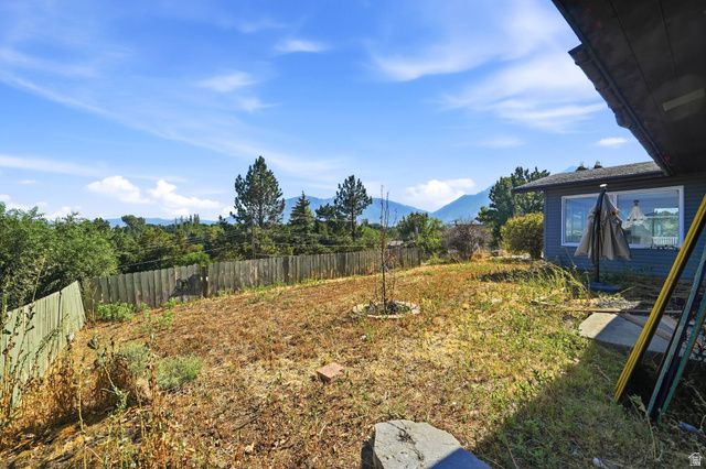1669 E 8685 S, Sandy, UT 84093