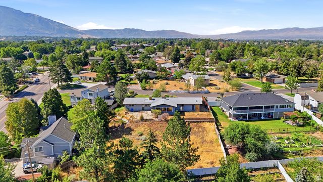 1669 E 8685 S, Sandy, UT 84093
