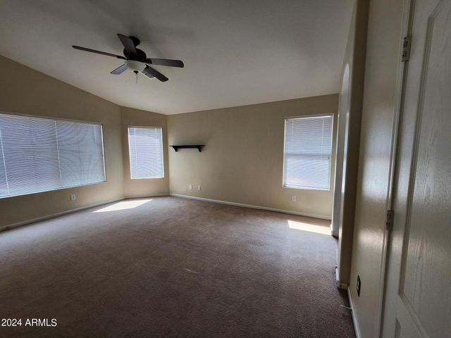 3925 W KINGS Avenue, Phoenix, AZ 85053