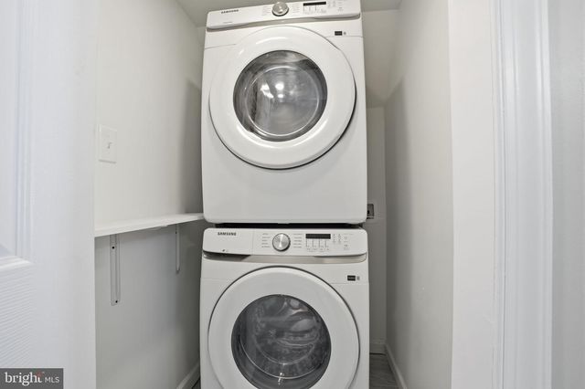 43 RUSSETT LN, Levittown, PA 19055