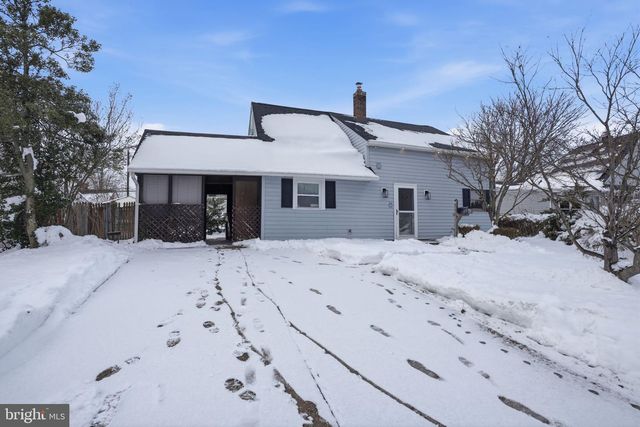 43 RUSSETT LN, Levittown, PA 19055