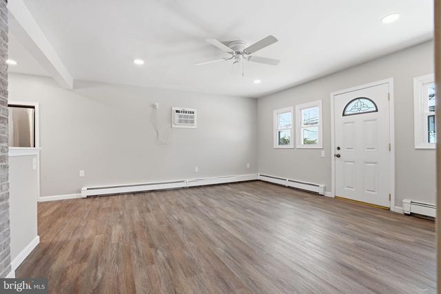 43 RUSSETT LN, Levittown, PA 19055