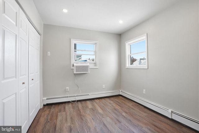 43 RUSSETT LN, Levittown, PA 19055