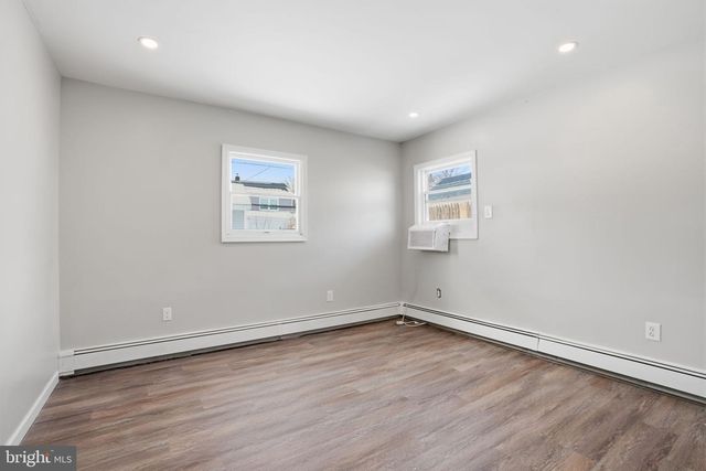 43 RUSSETT LN, Levittown, PA 19055