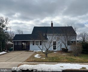 43 RUSSETT LN, Levittown, PA 19055