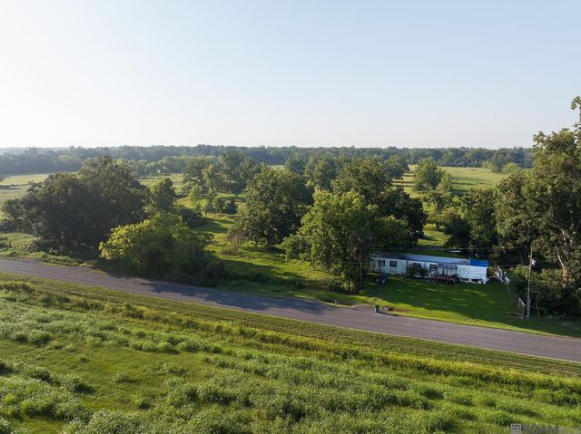 725 River Road Drive, Sunshine, LA 70780