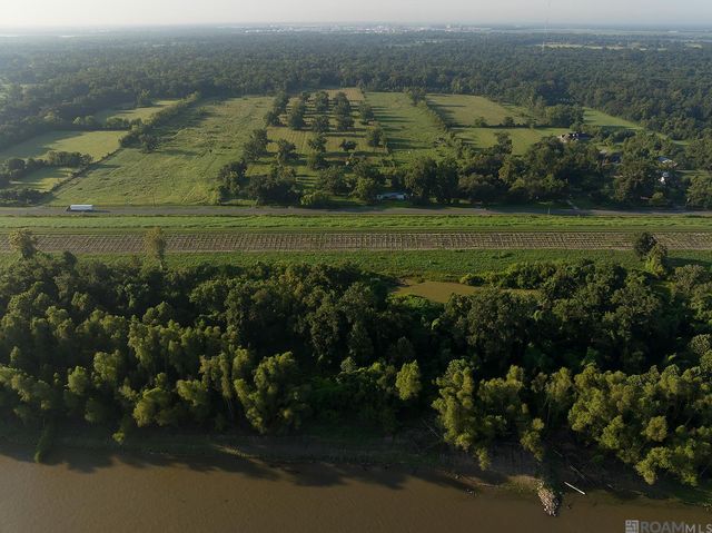 725 River Road Drive, Sunshine, LA 70780