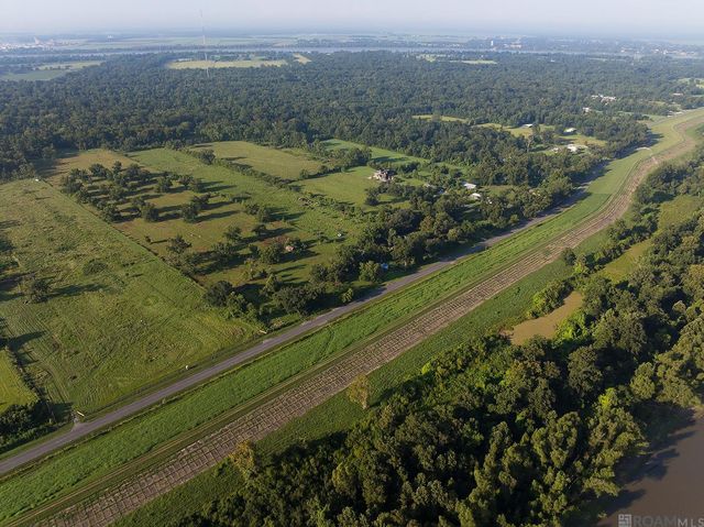 725 River Road Drive, Sunshine, LA 70780