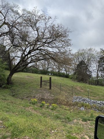 740 Dobbins Pike, Gallatin, TN 37066